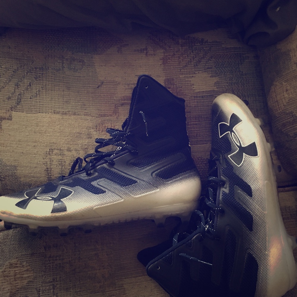 Under armor football cleats 13.5 men’s